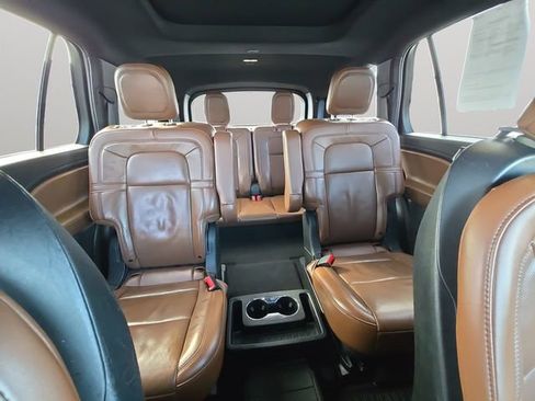 Used 2021 Lincoln Aviator Reserve w/ Equipment Group 201A AWD/4WD image 17