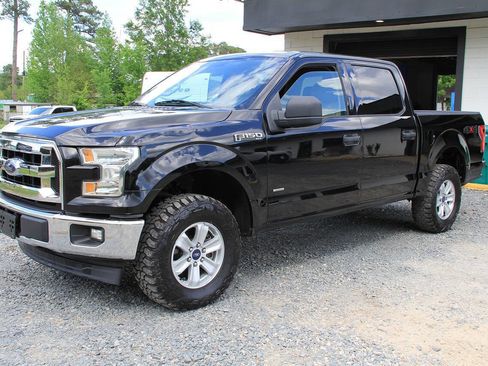 Used 2017 Ford F150 XLT AWD/4WD image 4