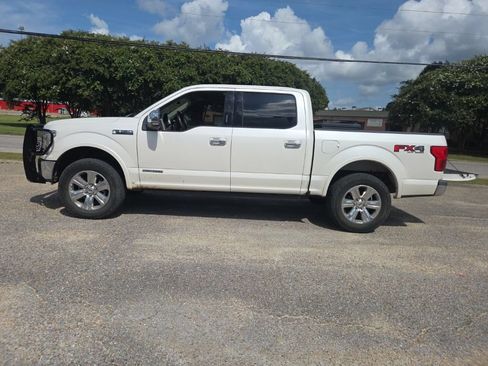 Used 2018 Ford F150 Lariat w/ Equipment Group 502A Luxury AWD/4WD image 8