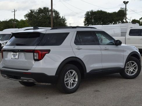 New 2026 Ford Explorer Active w/ Active Comfort Package image 6