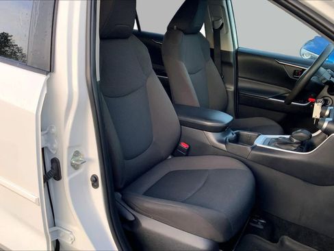 Used 2024 Toyota RAV4 LE AWD/4WD image 9