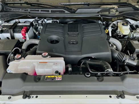 New 2026 Toyota Tundra SR5 image 8