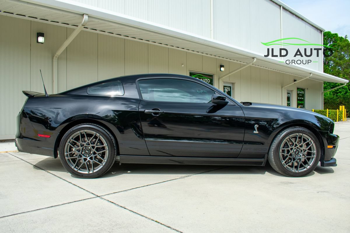 Used 2014 Ford Mustang Shelby GT500 w/ Equipment Group 821A RWD image 16