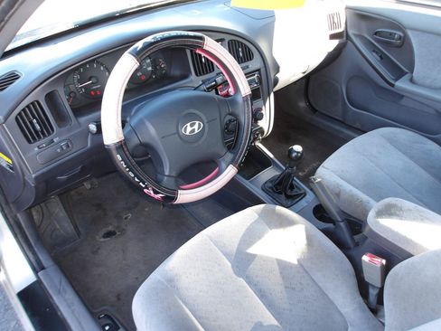 Used 2005 Hyundai Elantra GLS FWD image 9
