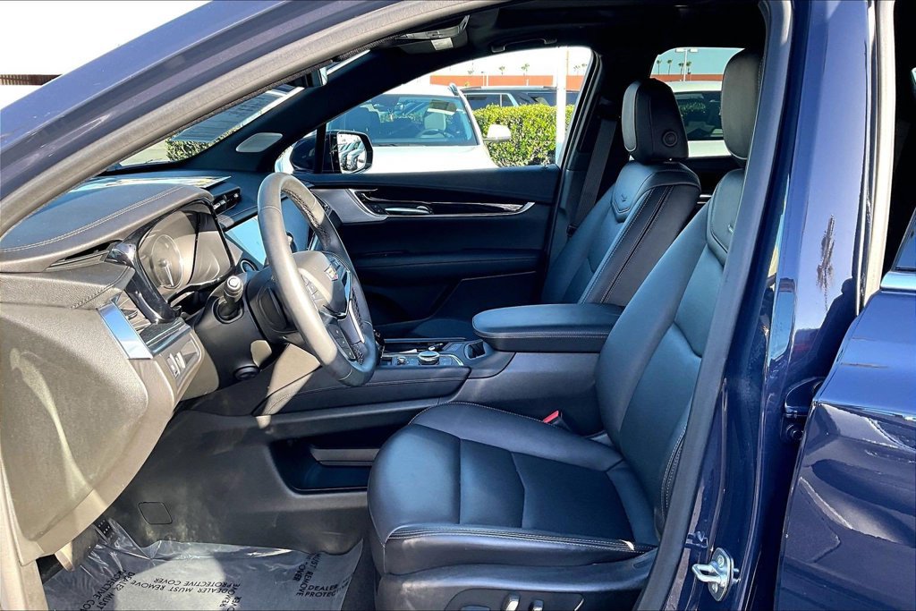 Used 2025 Cadillac XT5 Premium Luxury FWD image 15