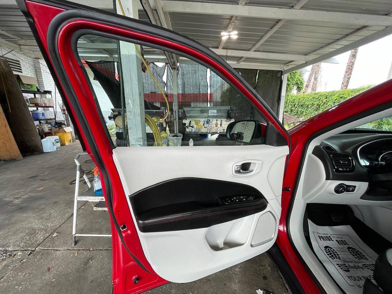 Used 2019 Jeep Compass Limited FWD image 7