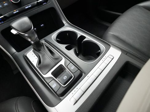 Certified 2024 Kia Carnival LX image 17