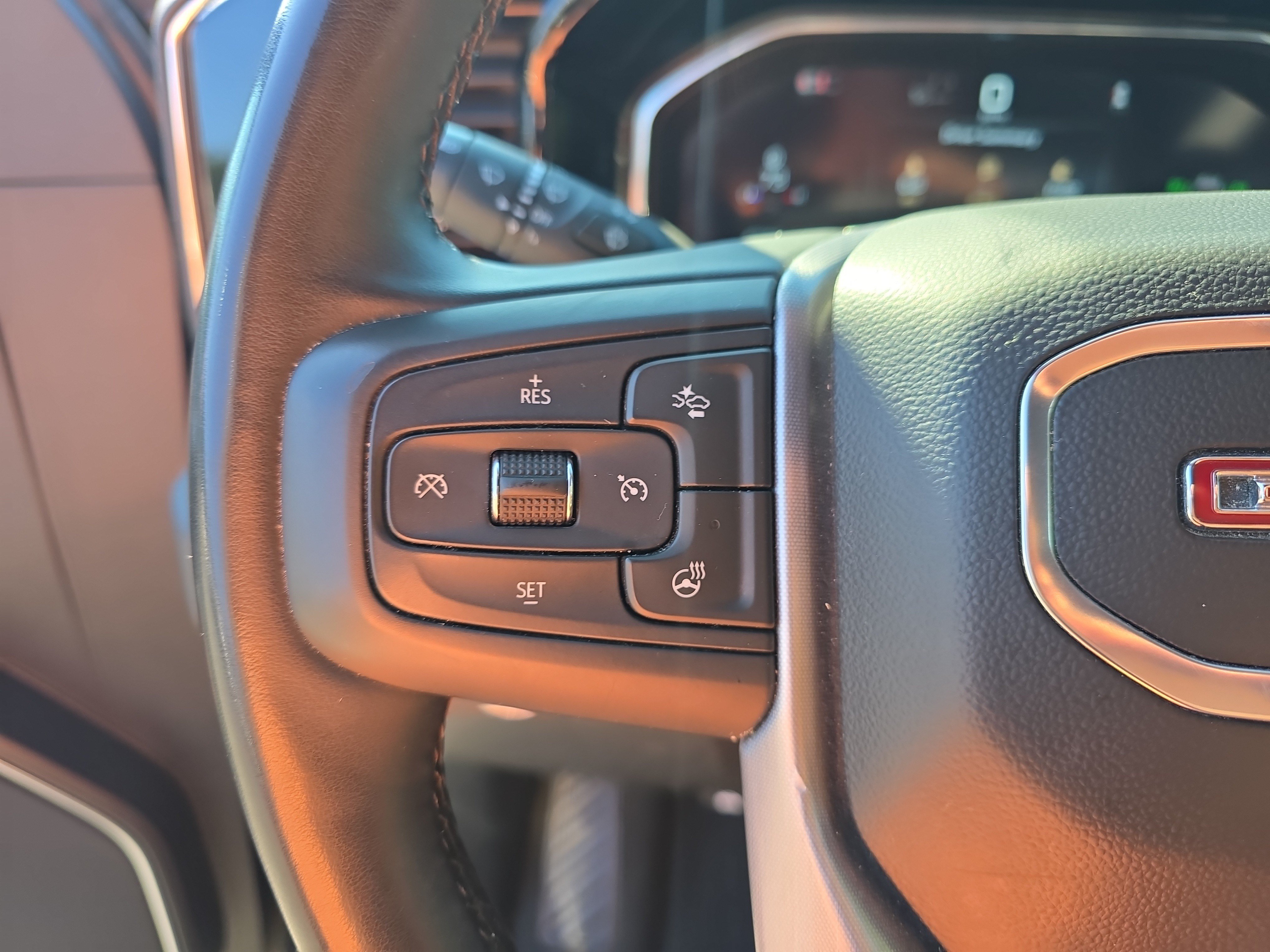Used 2025 GMC Sierra 1500 SLT AWD/4WD image 25