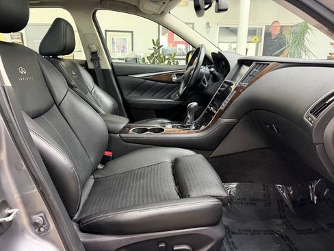 Used 2014 INFINITI Q50 AWD w/ Technology Package image 19