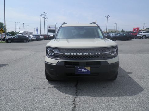 Certified 2025 Ford Bronco Sport Big Bend AWD/4WD image 2