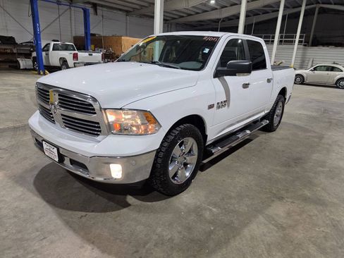 Used 2018 RAM 1500 Big Horn AWD/4WD image 3