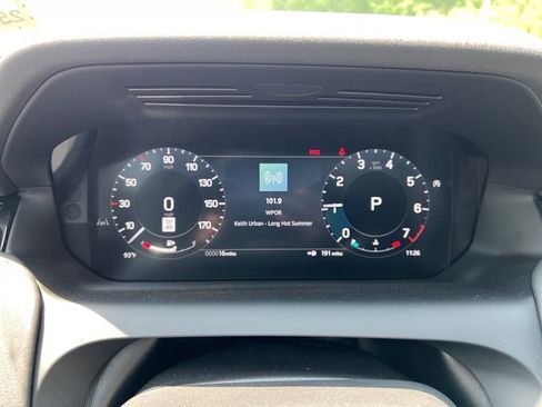 New 2025 Land Rover Discovery Sport S image 14