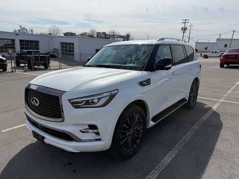 Used 2024 INFINITI QX80 Sensory image 2
