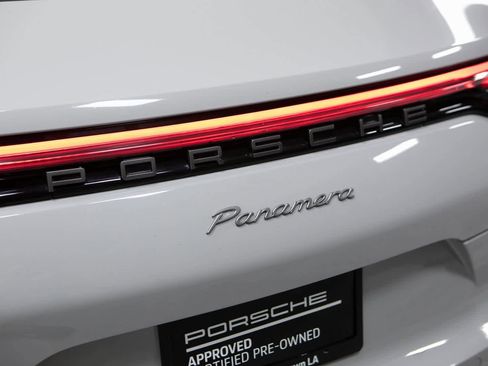 Certified 2022 Porsche Panamera Platinum Edition image 35