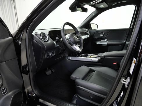 Certified 2026 Mercedes-Benz GLB 250 4MATIC image 14