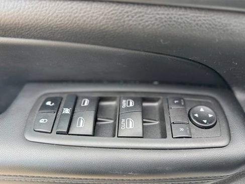 Used 2022 Jeep Grand Cherokee Laredo X AWD/4WD image 11