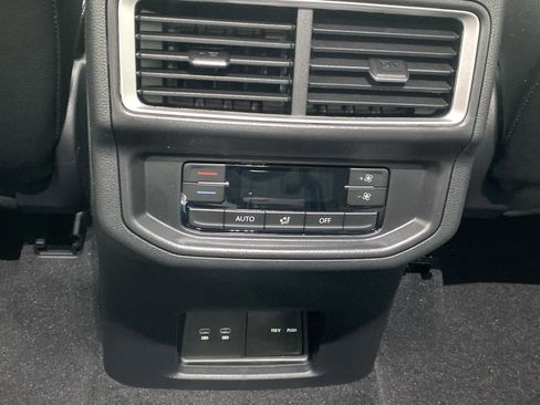 New 2026 Volkswagen Atlas SE image 24