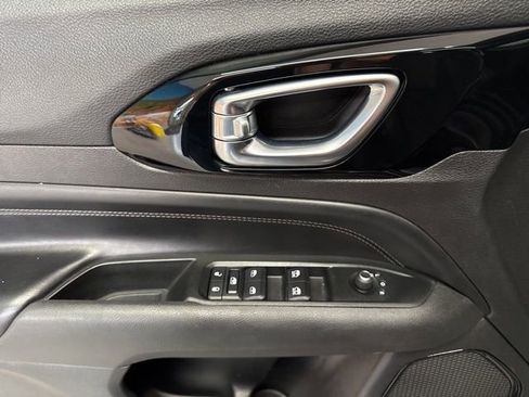 Used 2022 Jeep Compass Altitude w/ Sun and Sound Group image 22