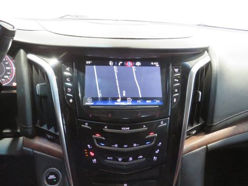 Used 2015 Cadillac Escalade ESV Premium image 26