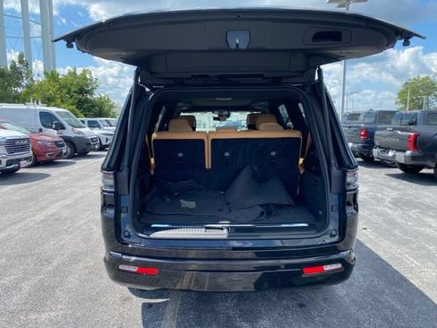 Used 2025 Jeep Grand Wagoneer Series III w/ Rear Seat Video Group 1 AWD/4WD image 11