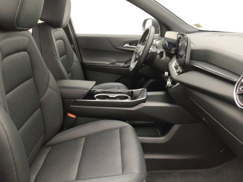 Used 2025 Chevrolet Equinox LT w/ Convenience Package II FWD image 21