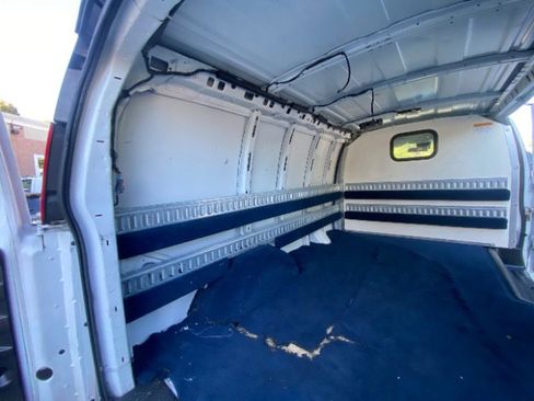 Used 2019 Chevrolet Express 2500 image 12