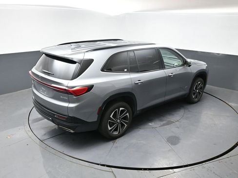 Used 2025 Buick Enclave Sport Touring AWD/4WD image 14