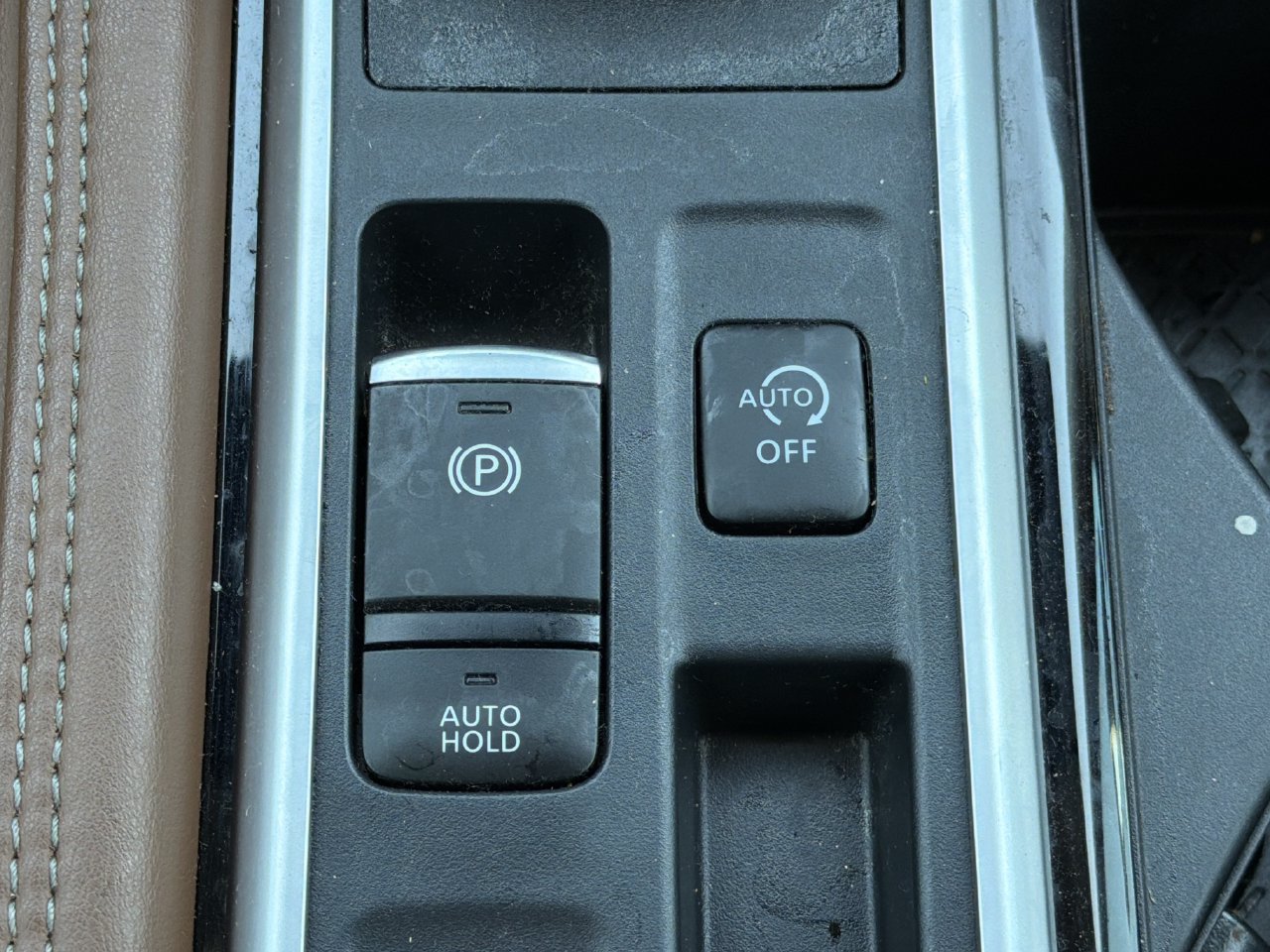 Certified 2024 Nissan Pathfinder Platinum w/ Cargo Package FWD image 8