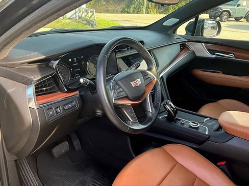 Used 2021 Cadillac XT5 Premium Luxury image 14