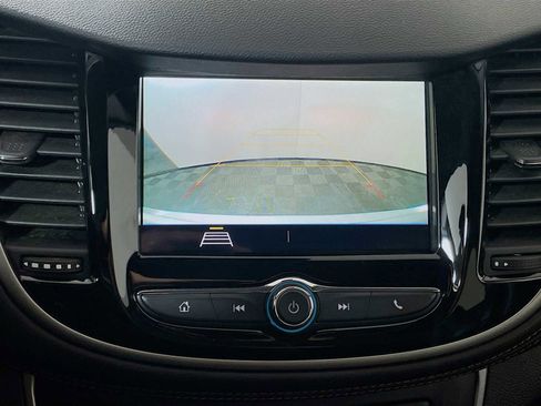 Used 2019 Chevrolet Trax LT w/ LT Convenience Package image 11