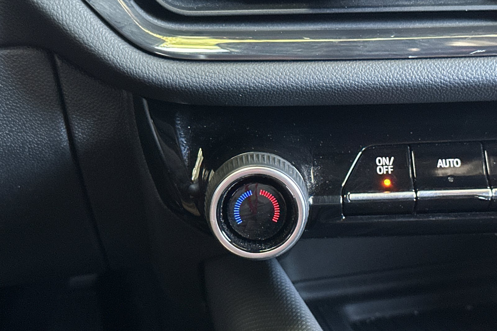Used 2024 Chevrolet Equinox EV RS FWD image 29