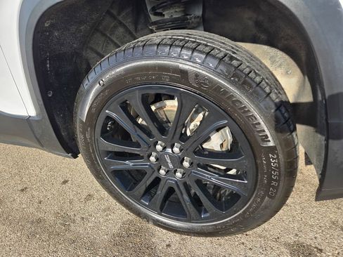 Used 2023 GMC Acadia SLE w/ Driver Convenience Package image 41