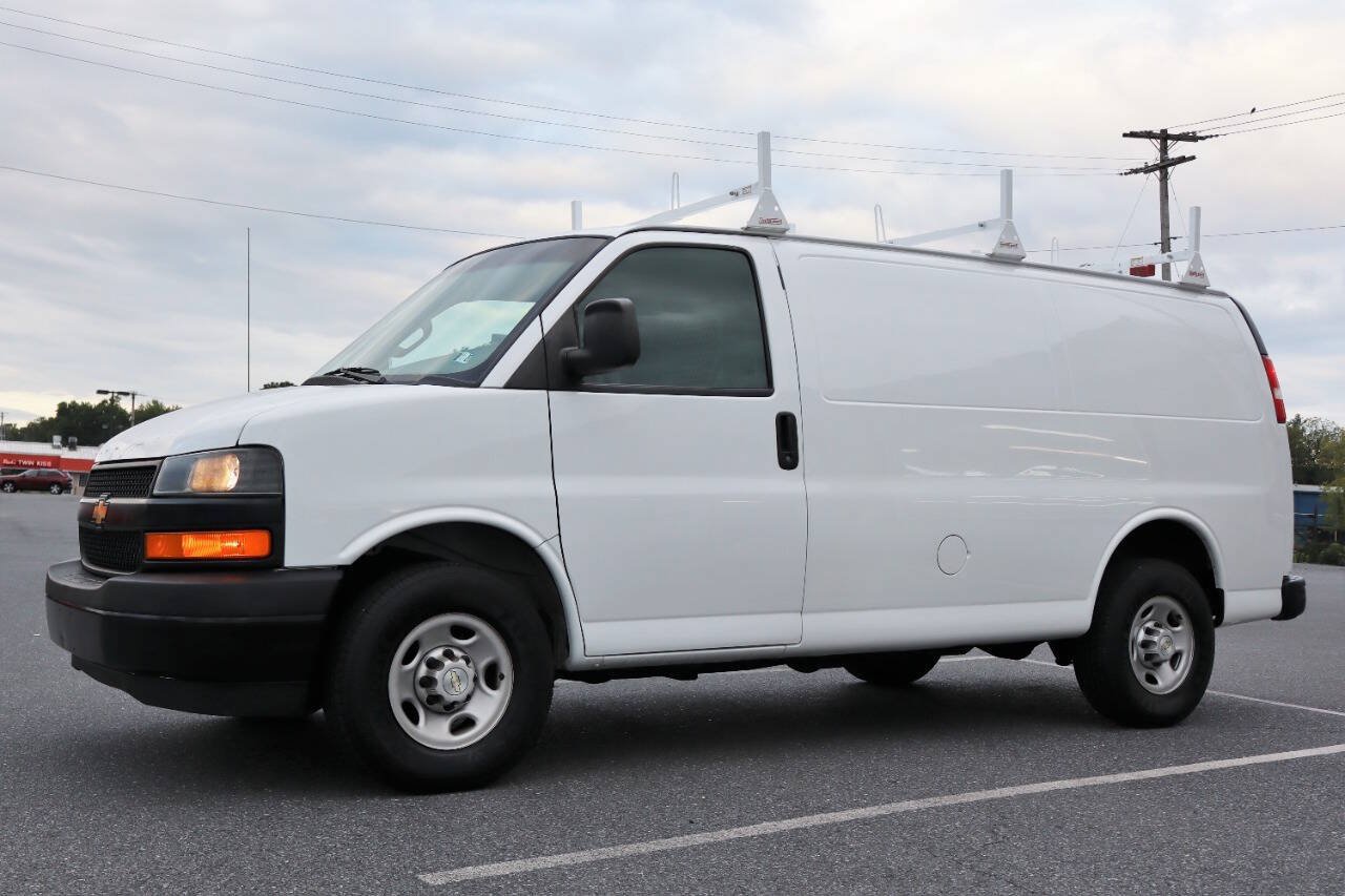 Used 2020 Chevrolet Express 3500 RWD image 10