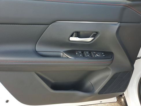 New 2026 Nissan Kicks SR image 12