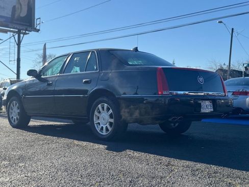 Used 2009 Cadillac DTS Luxury 5 Passenger 4dr Sedan image 6
