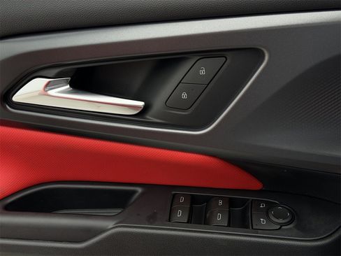 New 2026 Chevrolet Equinox EV RS image 21