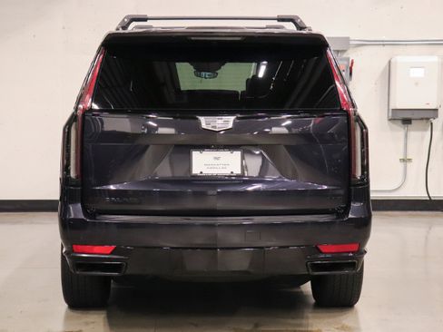 Certified 2023 Cadillac Escalade Sport Platinum w/ LPO, ONYX Package image 4