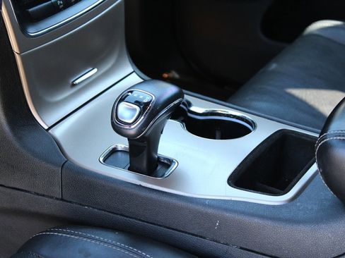 Used 2014 Jeep Grand Cherokee Limited w/ Luxury Group II image 32