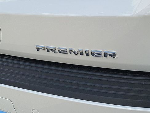 New 2025 Chevrolet Suburban Premier image 30