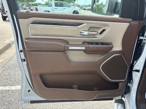 Used 2020 RAM 1500 Laramie AWD/4WD image 34