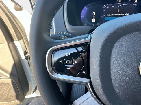 Certified 2025 Volvo XC90 B5 Core image 27