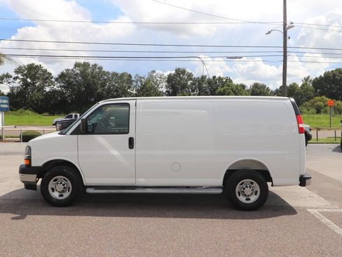 Used 2025 Chevrolet Express 2500 w/ Driver Convenience Package RWD image 8