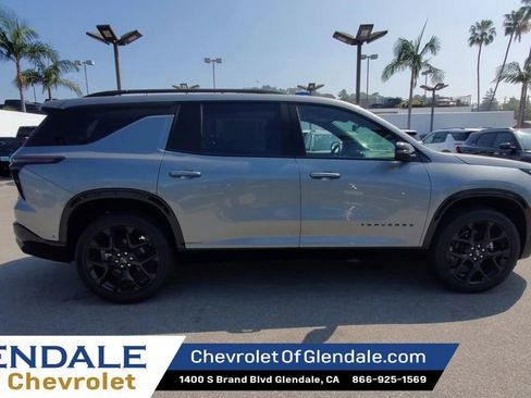 New 2026 Chevrolet Traverse RS w/ LPO, Floor Liner Package FWD image 9
