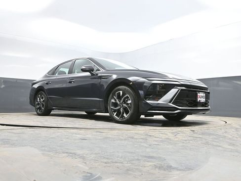 Used 2025 Hyundai Sonata SEL FWD image 28