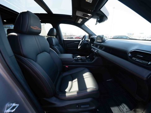 Certified 2025 Honda Pilot TrailSport image 27