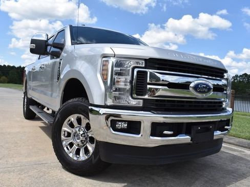 Used 2019 Ford F250 XLT w/ XLT Premium Package AWD/4WD image 1