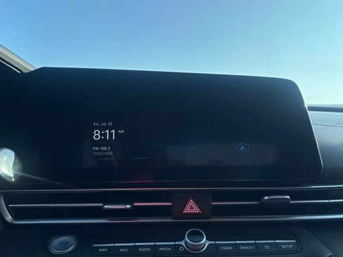 Used 2025 Hyundai Elantra SEL FWD image 38