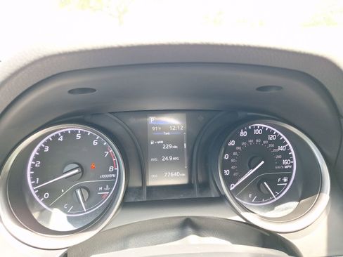 Used 2023 Toyota Camry SE FWD image 19