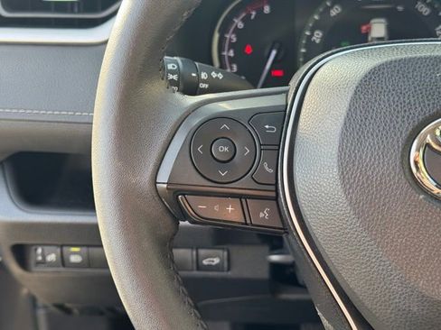 Used 2023 Toyota RAV4 XLE Premium image 27