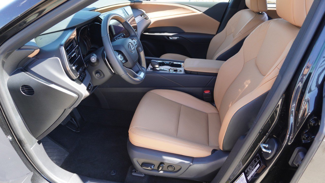 Used 2024 Lexus RX 350 Premium w/ Cold Area Package AWD/4WD image 14